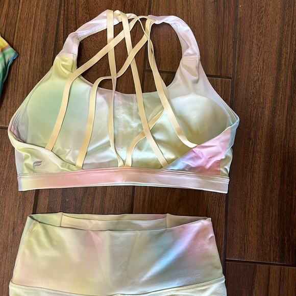 Fabletics set of two sold together like new gorgeous size medium - Picture 2 of 3